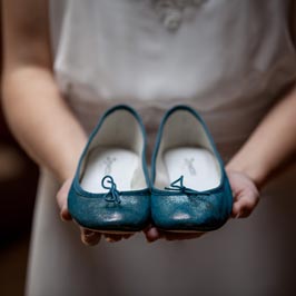 mariage photographe bourgogne chaussure de la mariée