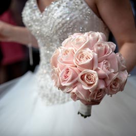 photo de mariage cocktail rose bouquet Dijon