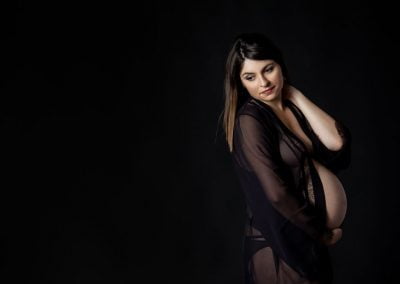 Photographe en grossesse à Dijon en studio