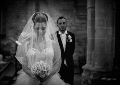 Photographe de mariage à Dijon - Eglise cérémonie - voile - en Bourgogne